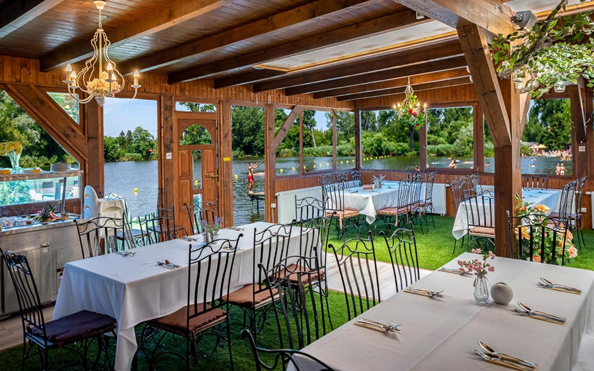 Éden Lounge Restaurant&Pension Veresegyház Exterior foto