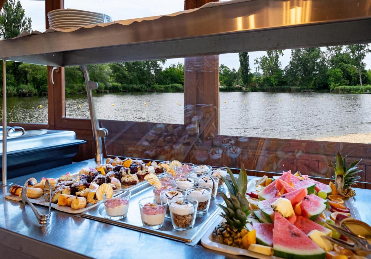 Éden Lounge Restaurant&Pension Veresegyház Exterior foto